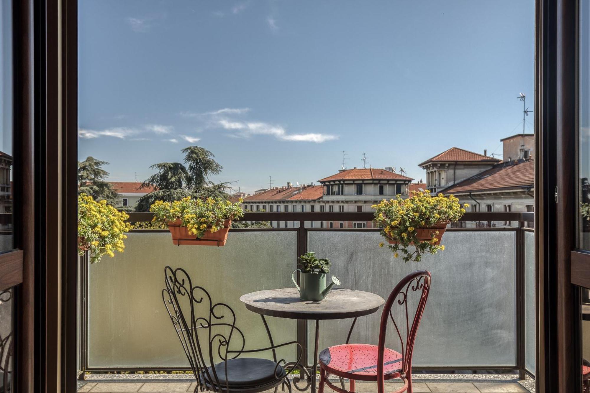 Suite Angolo Alla Stazione - Appartamento Con Terrazzo Panoramico Pavia Eksteriør bilde